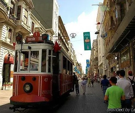 Three Apples Taksim * איסטמבול